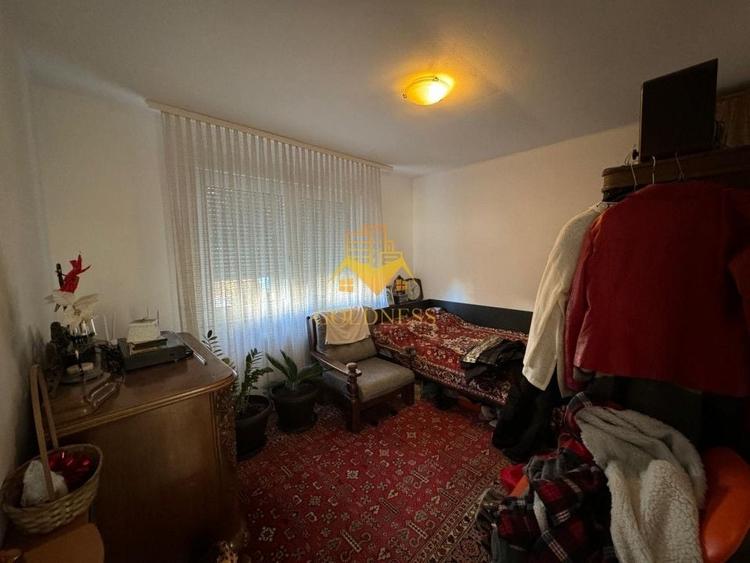 Casă cu 5 camere cu Teren 186 Mp în Central