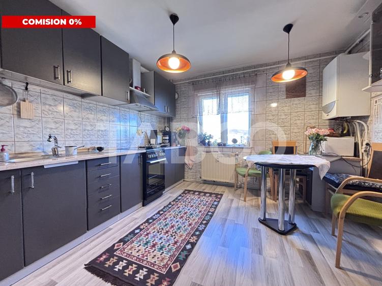 Apartament cu 4 camere semidecomandat, mobilat în Mănăștur