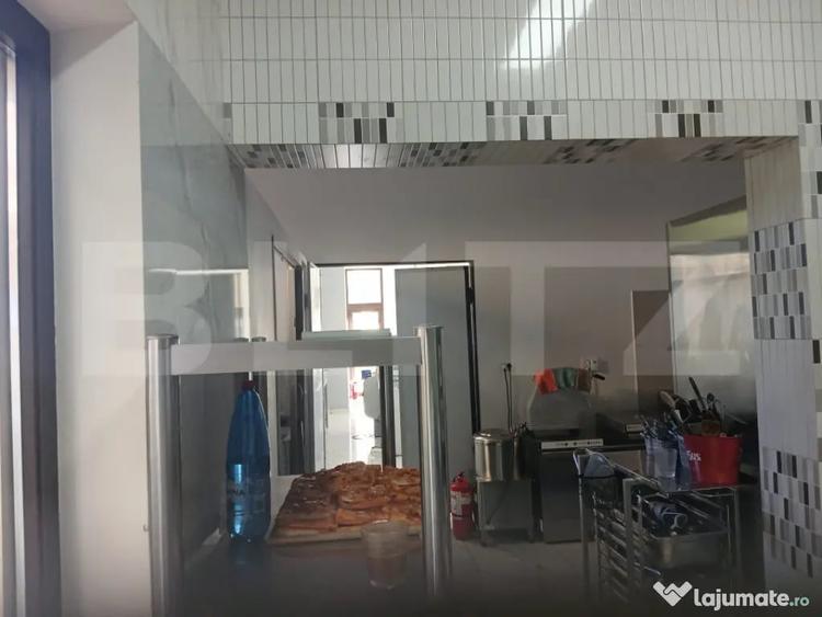 Spațiu comercial, de 230 mp, în Central
