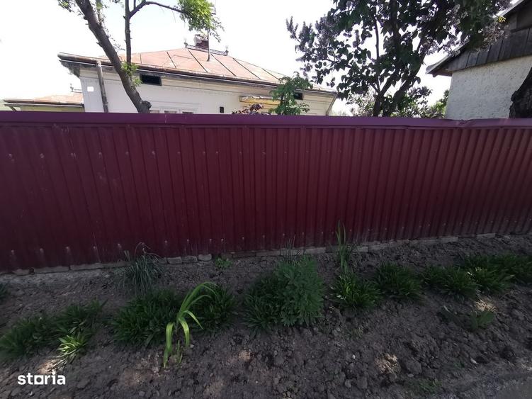 Casă cu 2 camere cu Teren 1170 Mp în Central