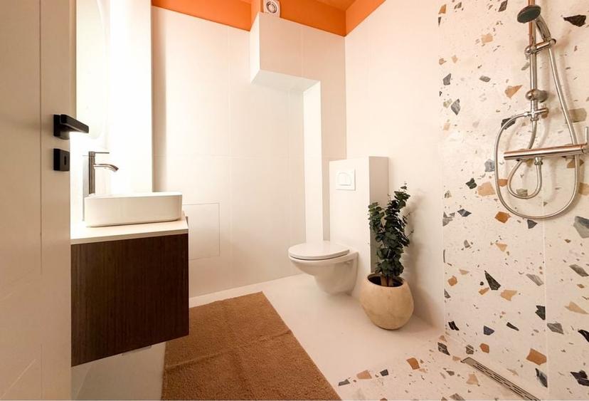 Apartament cu 3 camere semidecomandat în Exterior Vest