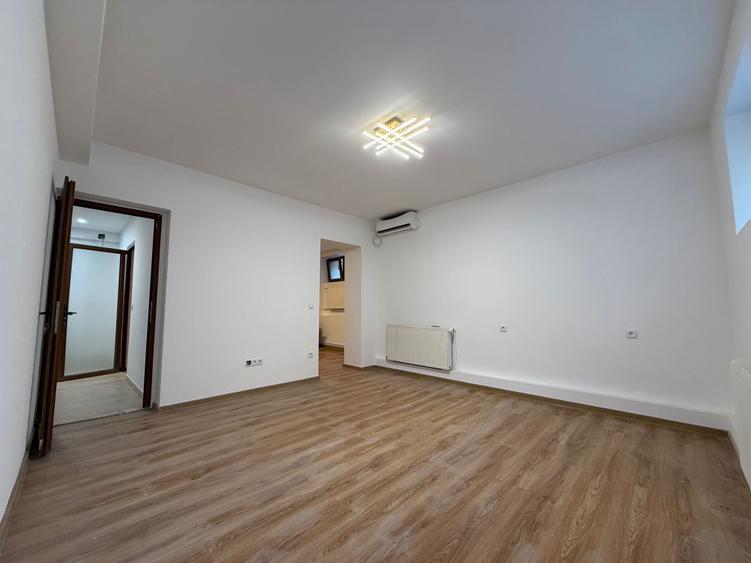 Apartament cu 3 camere nedecomandat în Universitate