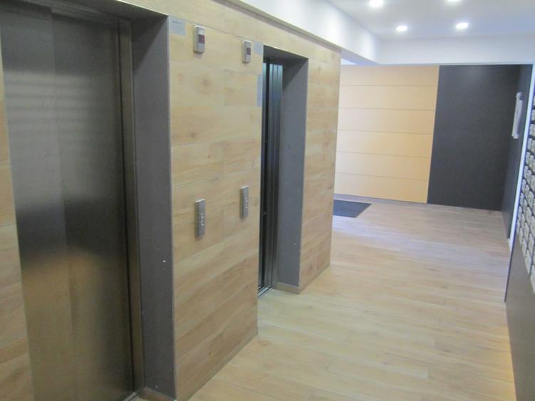 Apartament cu 2 camere decomandat în Exterior Vest