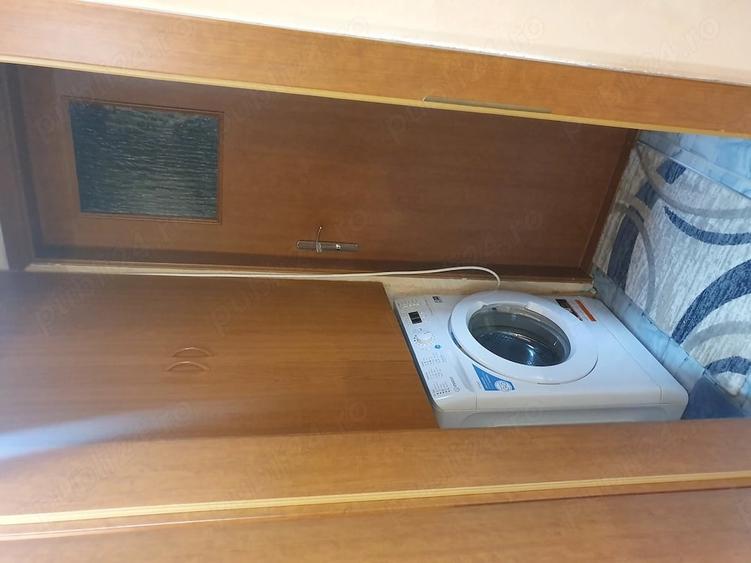 Apartament cu 2 camere semidecomandat în Craiovița Nouă