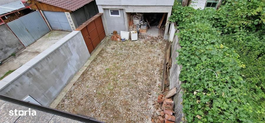 Casă cu 5 camere cu Teren 155 Mp în Muncitoresc
