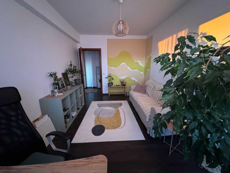 Apartament cu 3 camere decomandat în Tractorul