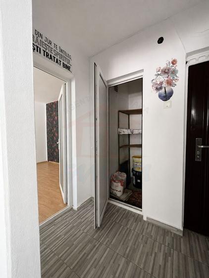 Apartament cu 2 camere semidecomandat în Țiglina 1