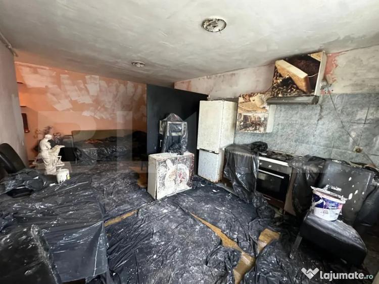 Apartament cu 3 camere semidecomandat în Cetate