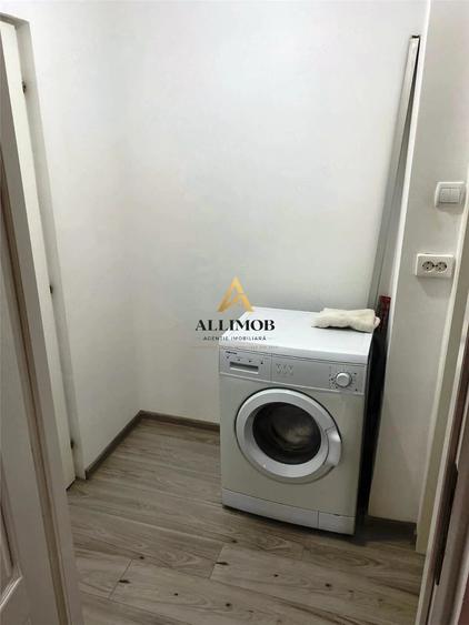 Apartament cu 2 camere semidecomandat în Republicii