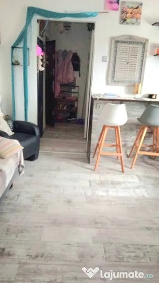 Apartament cu 2 camere decomandat în Rovinari