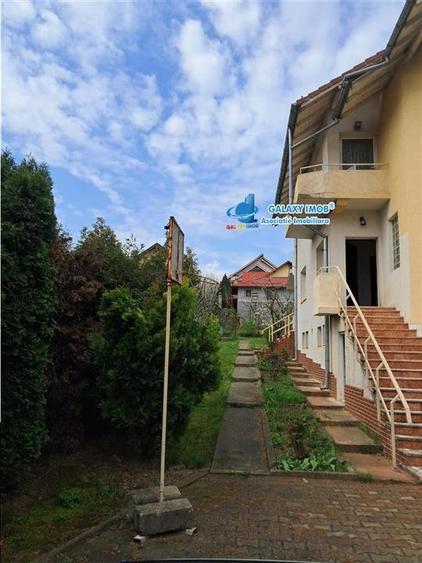 Casă cu 6 camere cu Garaj în Trivale