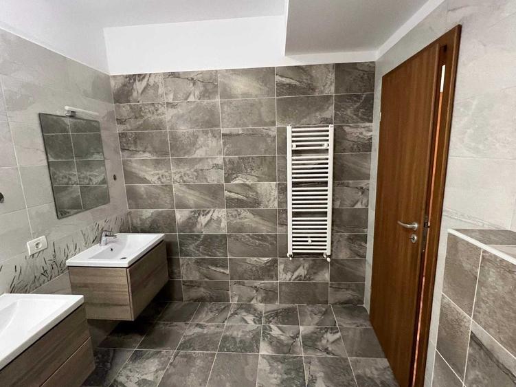 Apartament cu 3 camere decomandat în Dumbrăvița