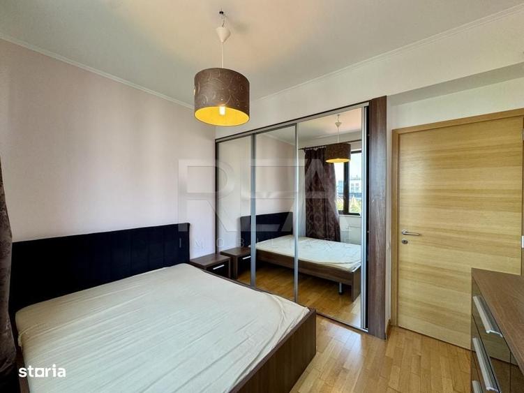 Apartament cu 3 camere decomandat în P-ța Victoriei