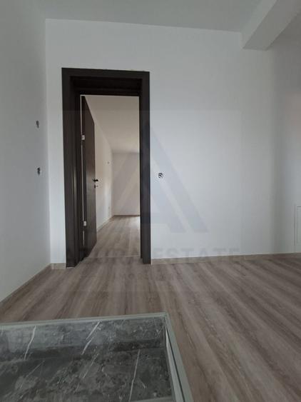Duplex cu 5 camere cu Canalizare în Exterior Vest