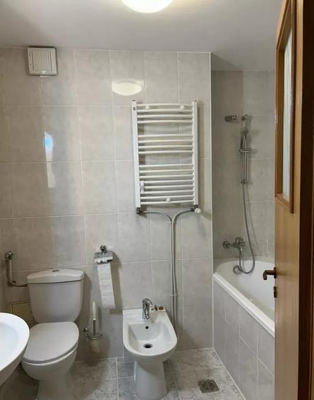 Apartament cu 3 camere, mobilat în Plevnei