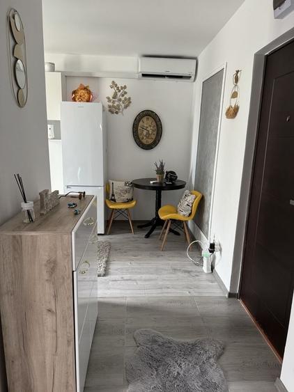 Apartament cu 2 camere decomandat în Micro 19