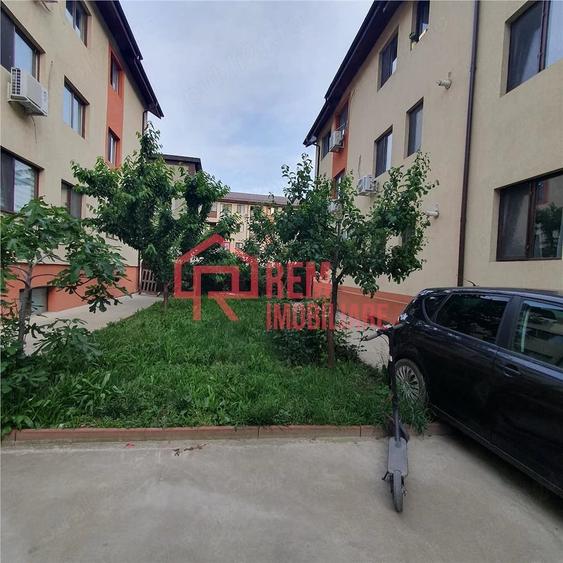 Apartament cu 3 camere decomandat în Fundeni