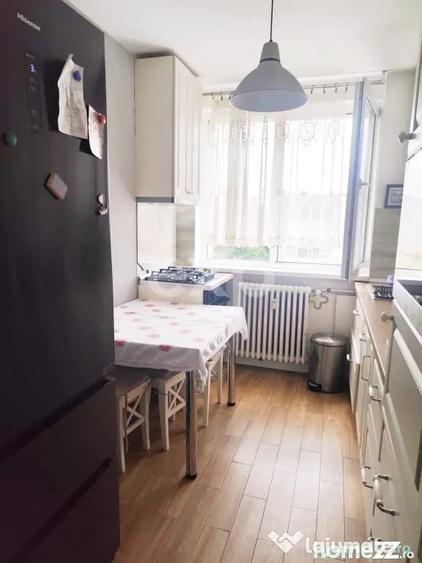Apartament cu 3 camere semidecomandat în Grigorescu