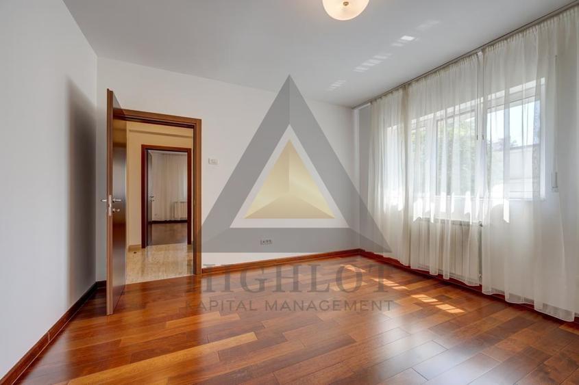 Apartament cu 4 camere decomandat, mobilat în Eminescu
