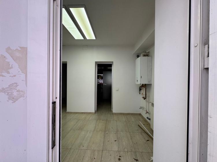 Spațiu comercial, de 252 mp, în Titulescu