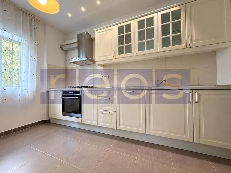 Apartament cu 3 camere în Iancu Nicolae