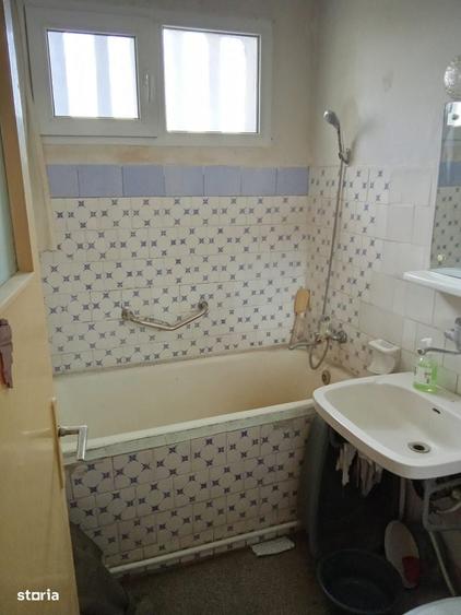 Apartament cu 3 camere semidecomandat în Bălcescu