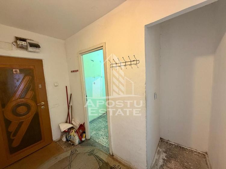 Apartament cu 2 camere semidecomandat în Spitalul Județean
