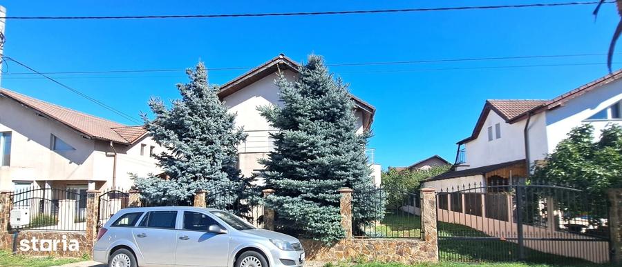 Casă cu 5 camere cu Teren 500 Mp în Central