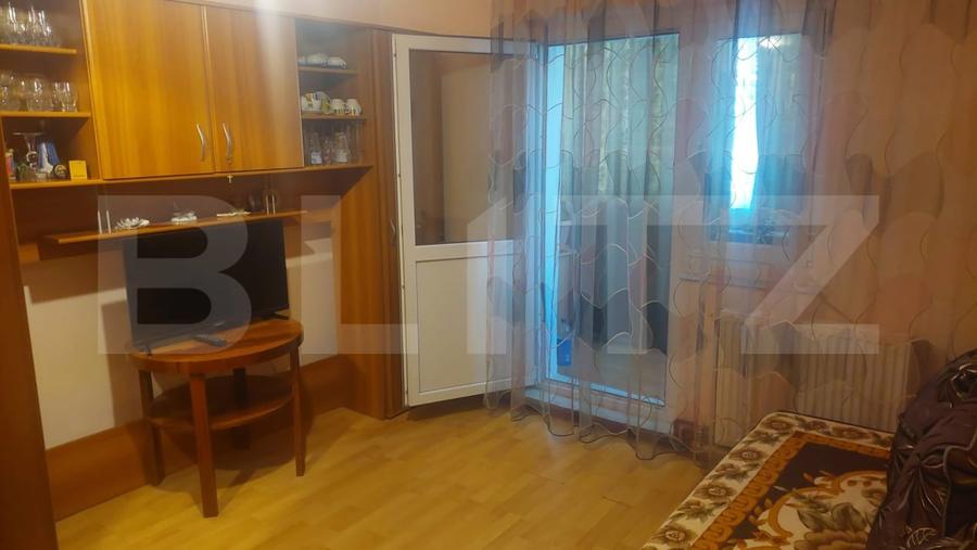 Apartament cu 4 camere decomandat, mobilat în Lipovei