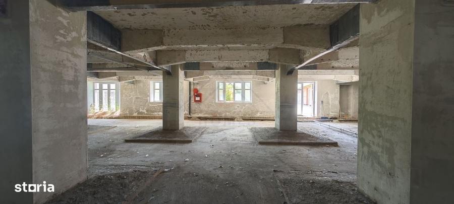 Spațiu comercial, de 381 mp, în Complex Studențesc