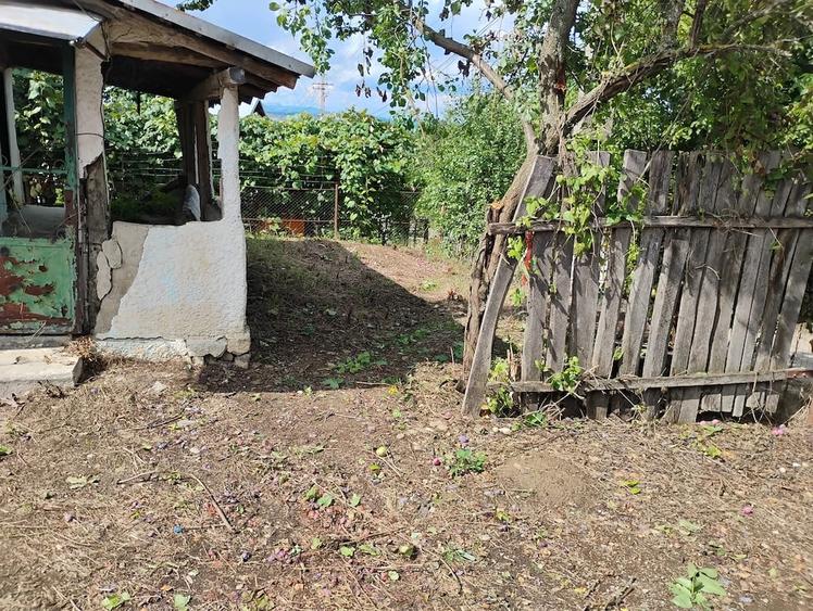 Teren de 519 mp, în Podenii Vechi