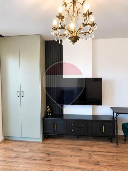 Apartament cu 2 camere semidecomandat, mobilat în Florești