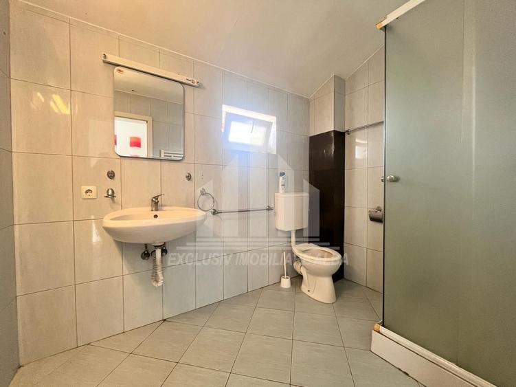 Casă individuală cu 4 camere cu Canalizare în Cetate