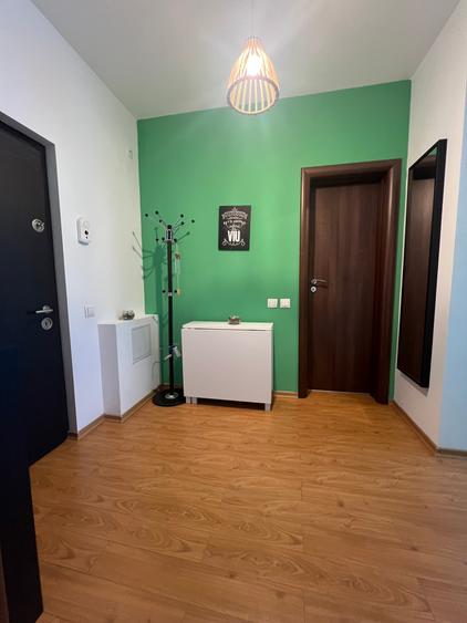 Apartament cu 3 camere semidecomandat în Giurgiului