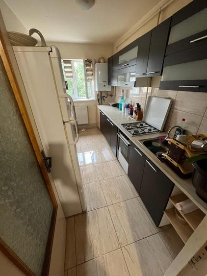 Apartament cu 3 camere decomandat în Craiter