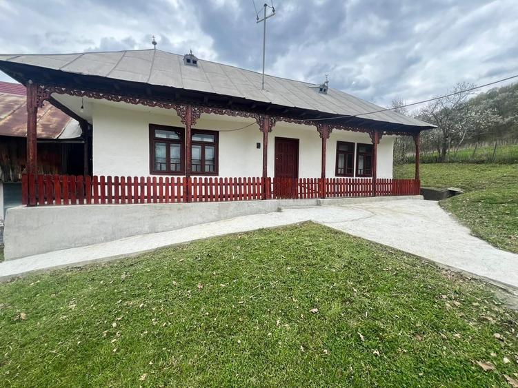 Casă cu 2 camere în Stufu