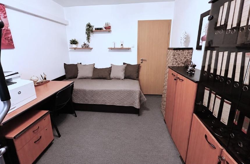Apartament cu 3 camere decomandat, mobilat în Bucovina