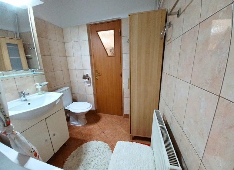 Apartament cu 2 camere decomandat, mobilat în P-ța Unirii