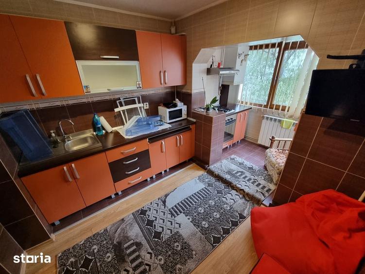 Apartament cu 2 camere decomandat în Nicolina