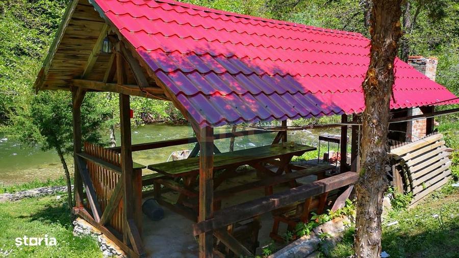 Casă cu 4 camere în Obârșia-Cloșani