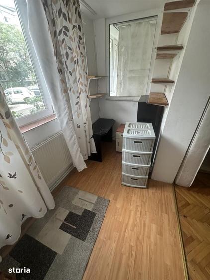 Apartament cu 4 camere decomandat în Lipovei