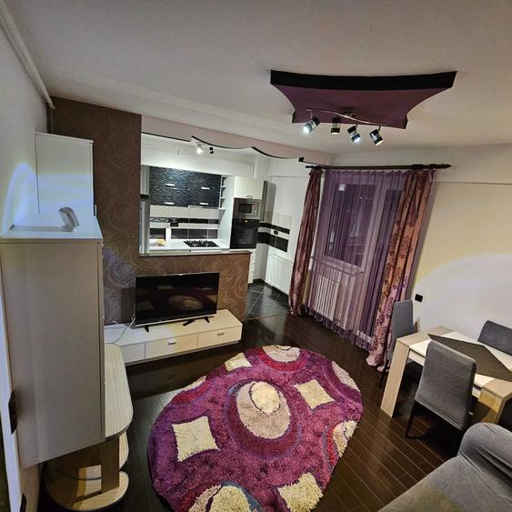 Apartament cu 3 camere decomandat în Turnișor