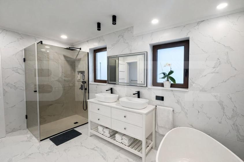 Duplex cu 4 camere cu Canalizare în Florești