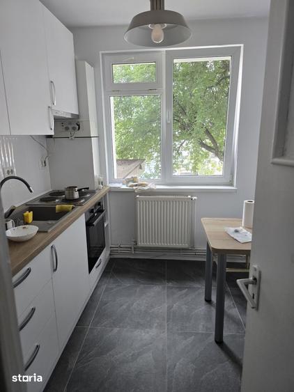 Apartament cu 2 camere de inchiriat zona ?coala nr. 3 - etaj 1 - 3