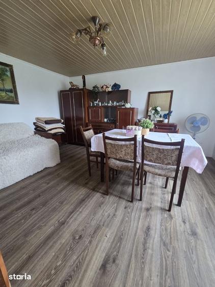 Casă cu 4 camere cu Teren 1500 Mp în Zamostea