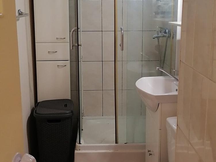 Garsonieră decomandată, mobilată în Vatra Luminoasă