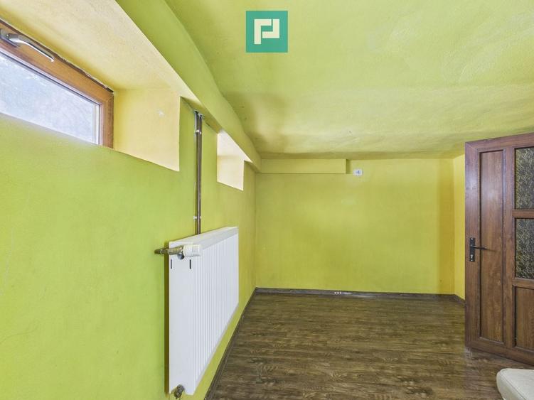 Casă individuală cu 4 camere cu Piscina în Pârneava