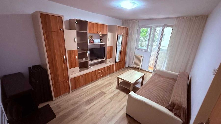 Apartament cu 2 camere decomandat în Tei