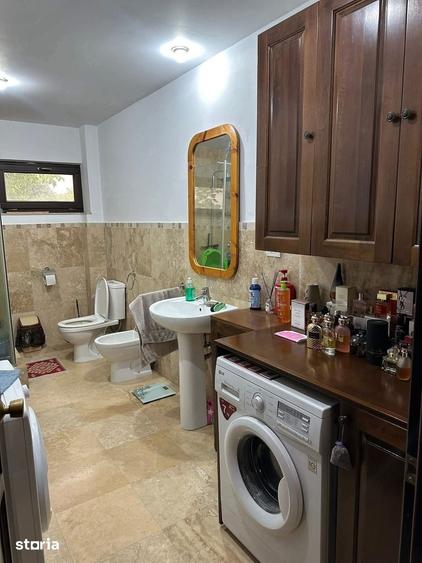 Casă cu 4 camere cu Teren 1700 Mp în Central