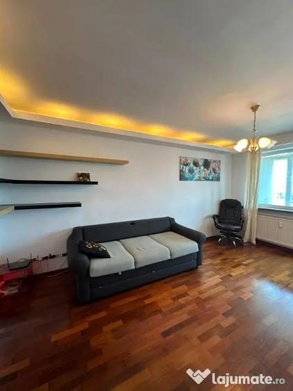 Apartament cu 3 camere decomandat în Tineretului